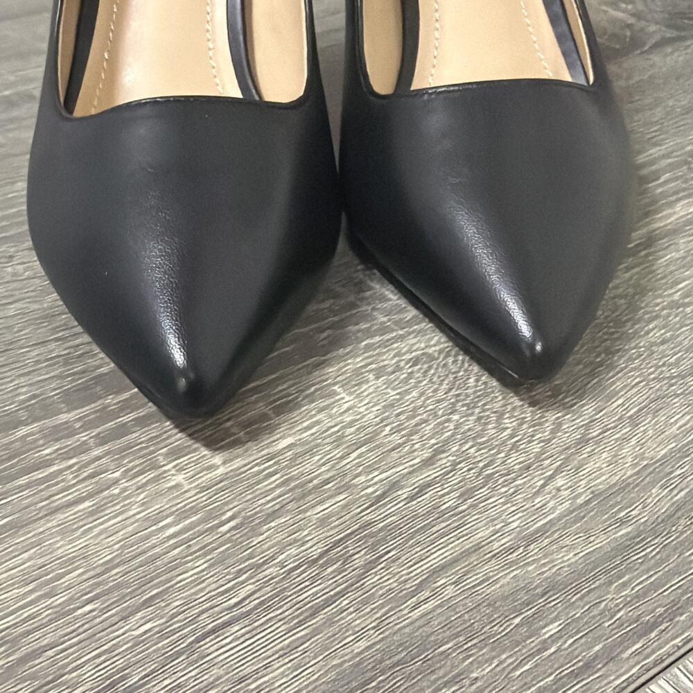 Coach Designer Pumps 7.5 - Picture 3 of 9